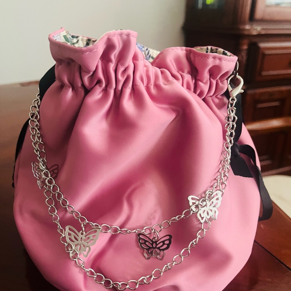 - Gucci bag pouch